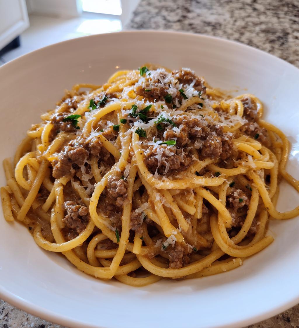 One-Pot Creamy Beef and Garlic Butter Pasta Recipe - detail 1
