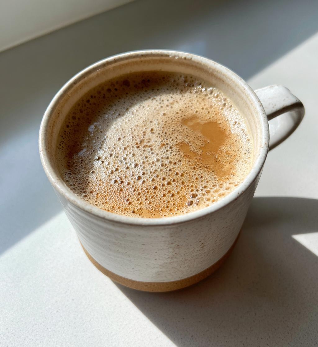 Hojicha Latte (Roasted Green Tea) - detail 1